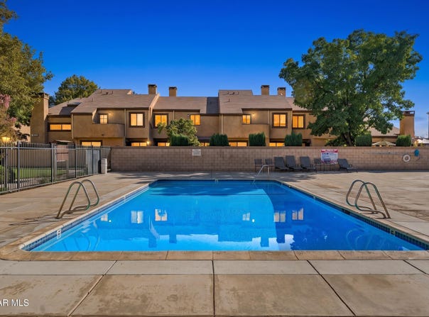 1830 E Avenue J2, Lancaster, CA 93535