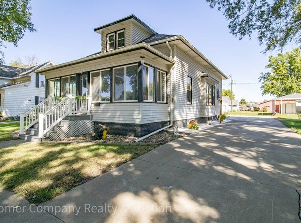 1417 15th St, Rock Valley, IA 51247