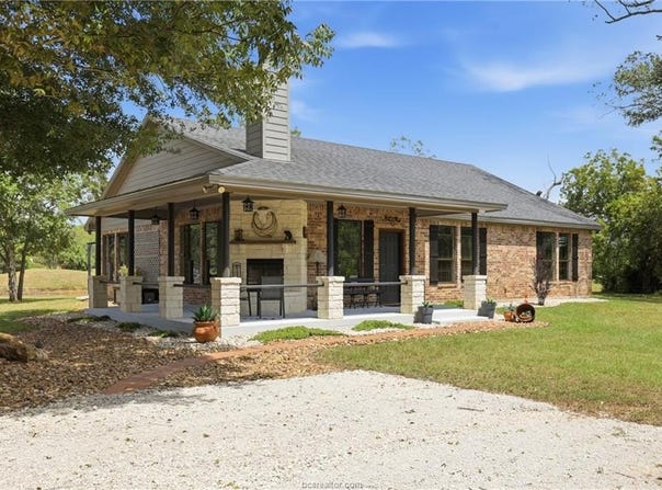 9753 River Ridge Drive, Hearne, TX 77859