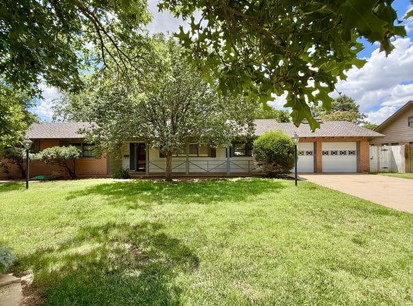 1103 Dallas, Plainview, TX 79072