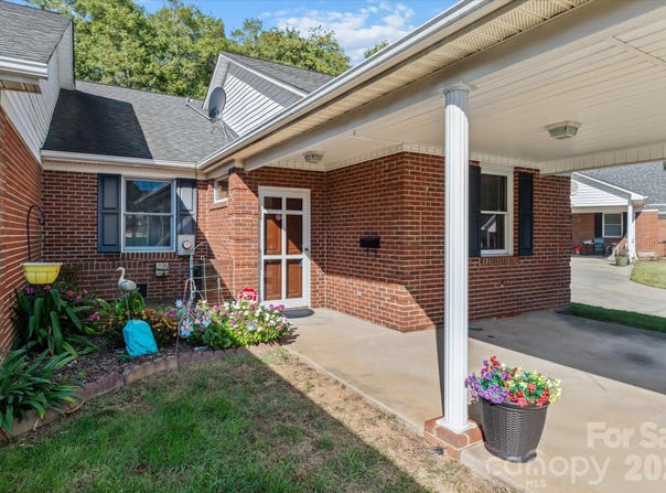 19980 Oak Leaf Circle, Cornelius, NC 28031
