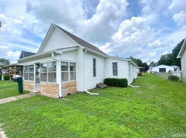 25 N Myra Street, Worthington, IN 47471