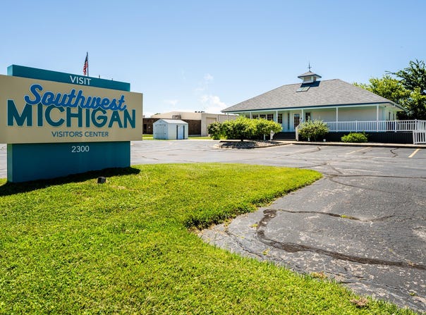 2300 Pipestone Road, Benton Harbor, MI 49022