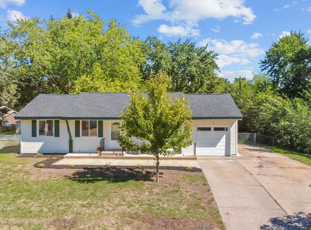 248 Galaxy Drive, Circle Pines, MN 55014
