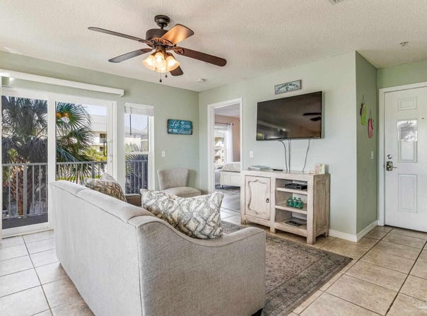8436 Gulf Ave, Navarre Beach, FL 32566