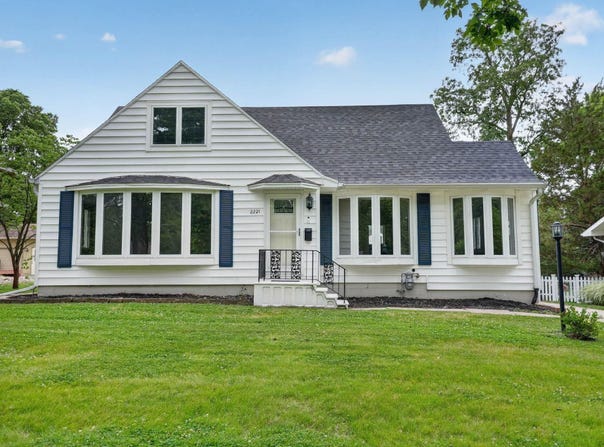 2221 Grand Boulevard, Cedar Falls, IA 50613