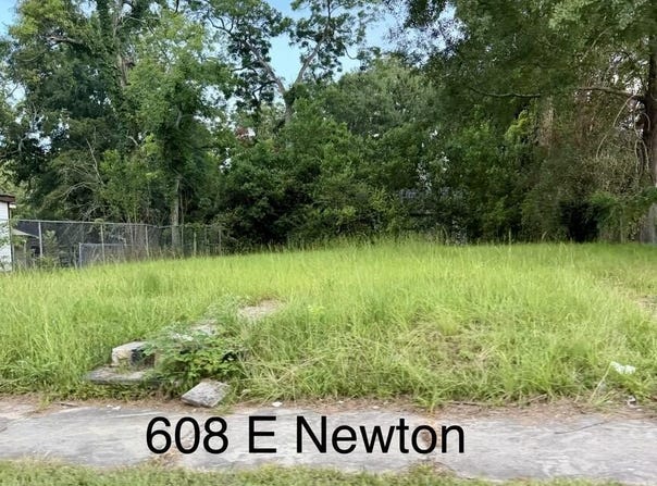 608 E Newton, Dothan, AL 36303