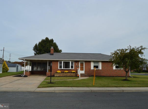105 JUNIPER Circle, LINTHICUM HEIGHTS, MD 21090