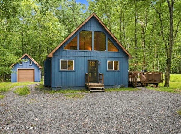 263 Towamensing Trail, Albrightsville, PA 18210