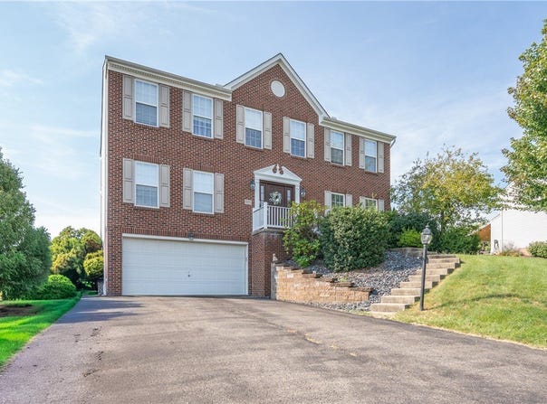 207 Kingsbrooke Dr, Unity Twp, PA 15601