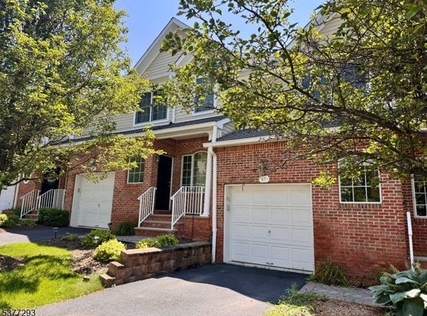 67 Mara Blvd, Sparta Twp., NJ 07871-2647