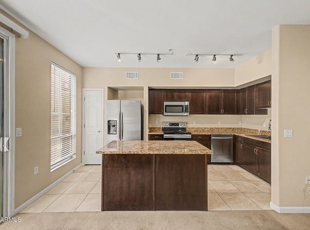 1920 E BELL Road, Phoenix, AZ 85022