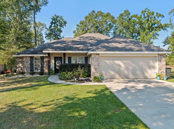 142 Lost Orchard Dr, Purvis, MS 39475