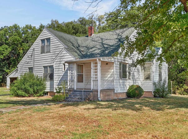 1145 State Road 14, Lyons, KS 67554