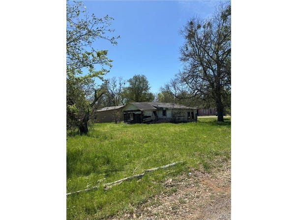 206 Cedar N, Calvert, TX 77837