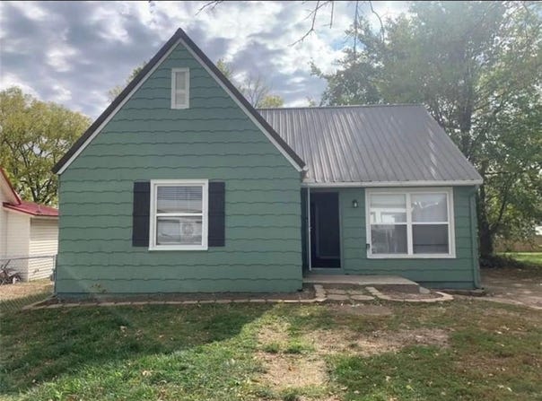 114 E CASS Street, Drexel, MO 64742