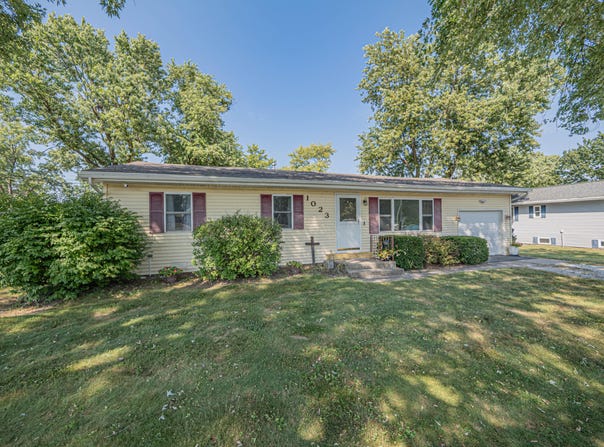 1023 E Mckinsey St, Moberly, MO 65270