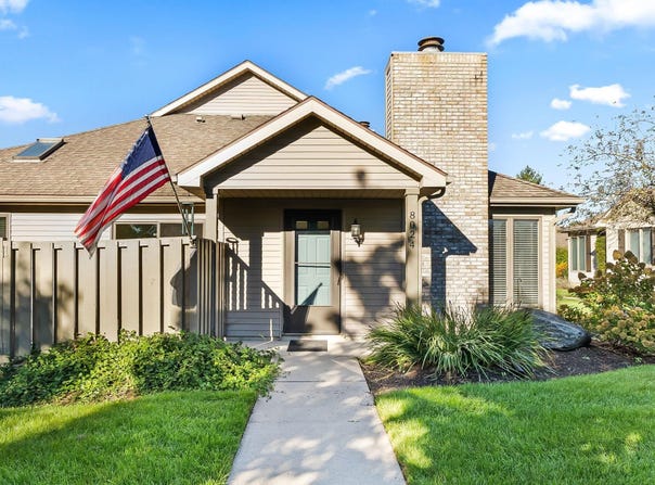 8024 Harrisburg Lane, Fort Wayne, IN 46835
