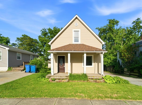 302 N West, Crown Point, IN 46307
