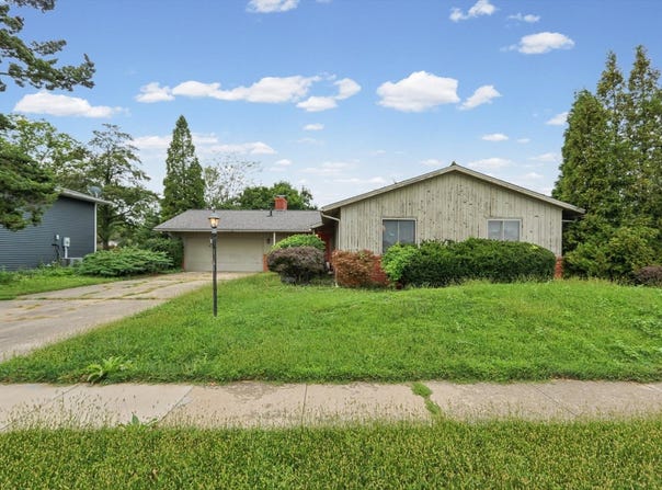 1913 Moraine Drive, Champaign, IL 61822