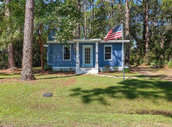 18 Suwannee Avenue, Panacea, FL 32346