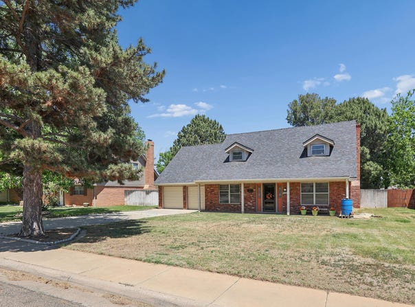 2816 LLOYD Drive, Amarillo, TX 79110-2210
