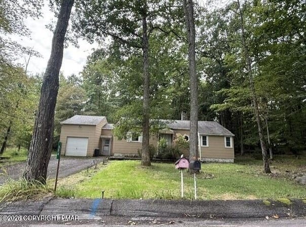 554 Prices Drive, Cresco, PA 18326
