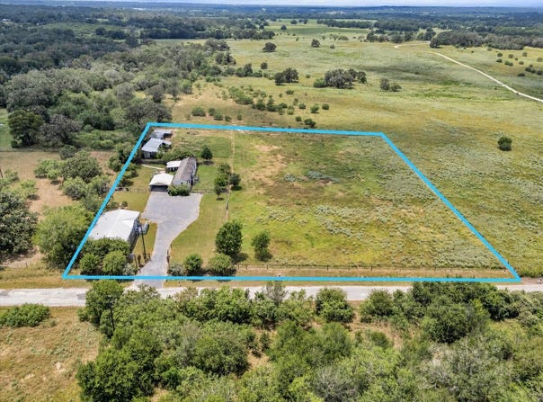 1500 Wattsville Rd, Luling, TX 78648