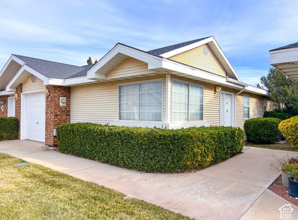 2051 W CANYON VIEW Dr S, St. George, UT 84770