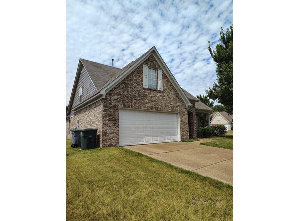 1165 E CORTONA Cir, Memphis, TN 38018