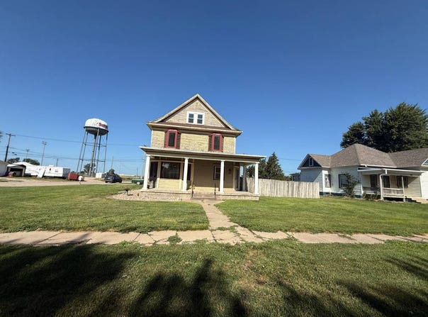 711 S Saunders, Sutton, NE 68979