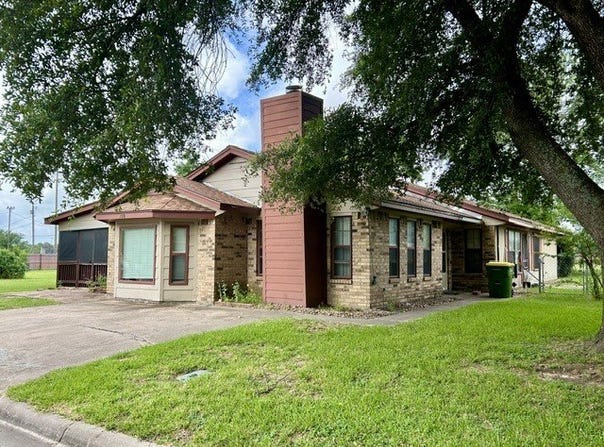 710 Cherry Drive, Groesbeck, TX 76642