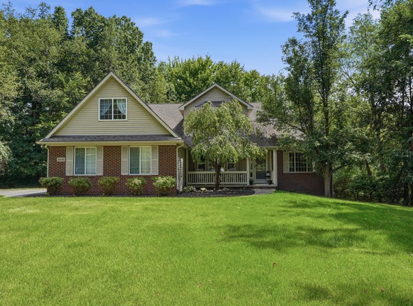 3431 Eagle Valley Court, Howell, MI 48843