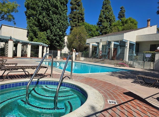 5700 Etiwanda, Tarzana, CA 91356