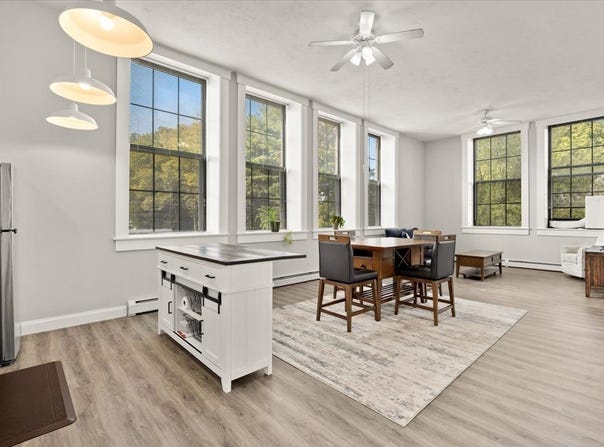 1044 Social, Woonsocket, RI 02895