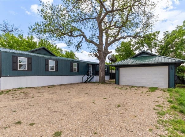 211 Kickapoo Trail, Weatherford, TX 76087
