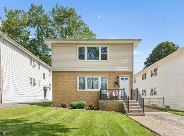 31 Barbara St, Bloomfield Twp., NJ 07003-4001