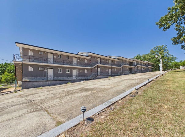 1608 CENTRAL BOULEVARD, Bull Shoals, AR 72619
