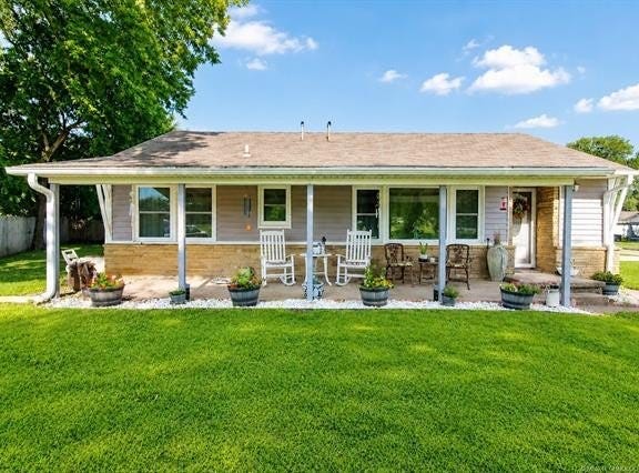 512 E 16th Street, Okmulgee, OK 74447