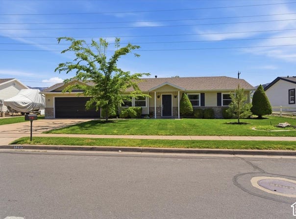 1297 S 925 W, Woods Cross, UT 84087
