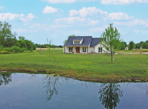 4656 County Road 1040, Celeste, TX 75423