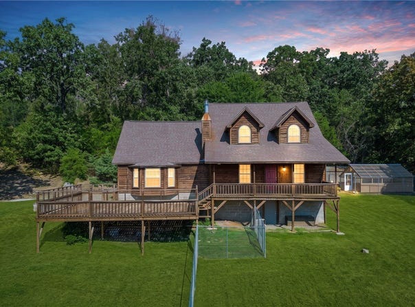 4518 Whitetail Pt, Van Buren, AR 72956