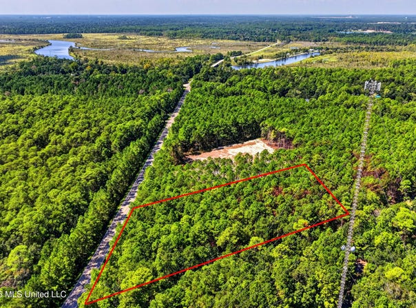 Parcel 4 Menge Avenue, Pass Christian, MS 39571