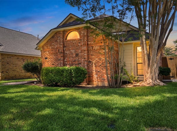 747 Monique, Cedar Hill, TX 75104