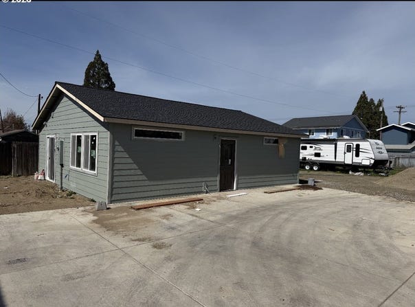 550 19th St, Springfield, OR 97477