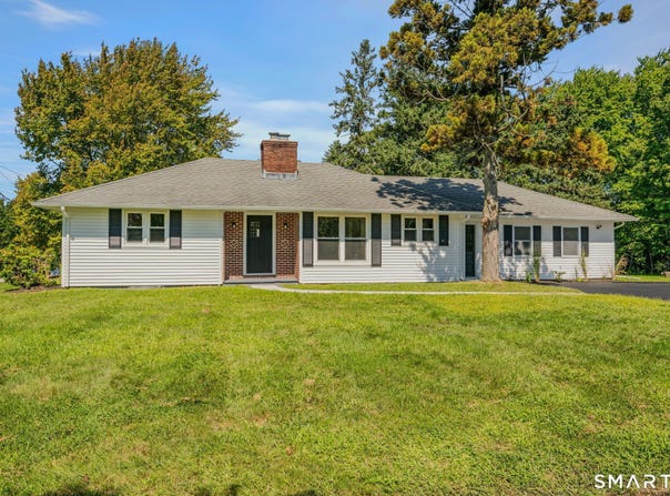 86 Pegasus Drive, Groton, CT 06340