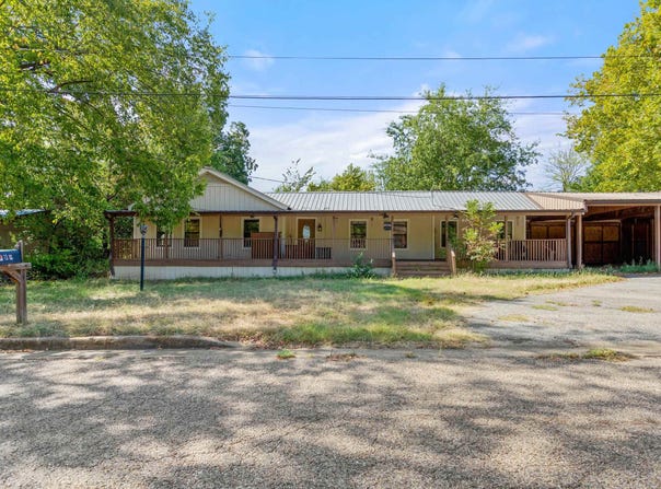 204 W Tarbutton Street, Troup, TX 75789