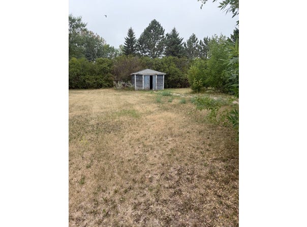 5th Ave S, Wishek, ND 58495