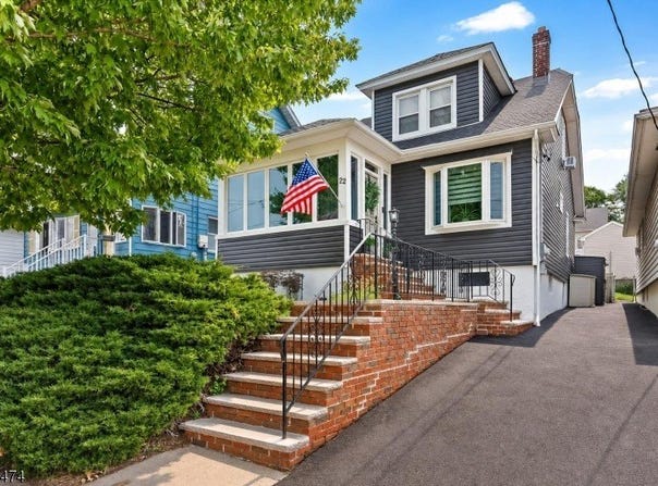22 William St, North Arlington Boro, NJ 07031-6153