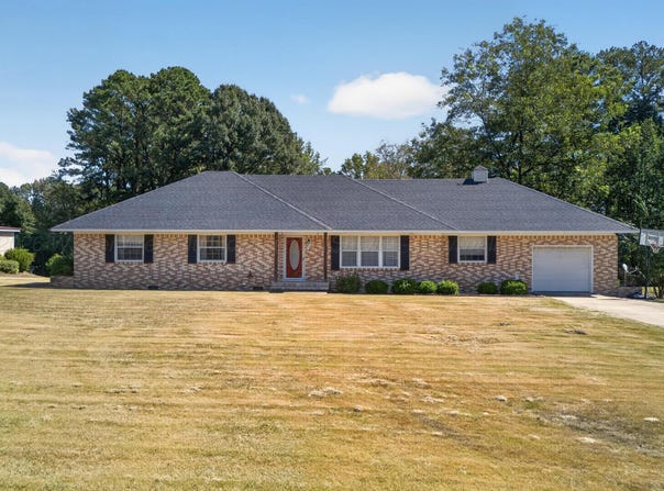 436 3RD St, Guin, AL 35563